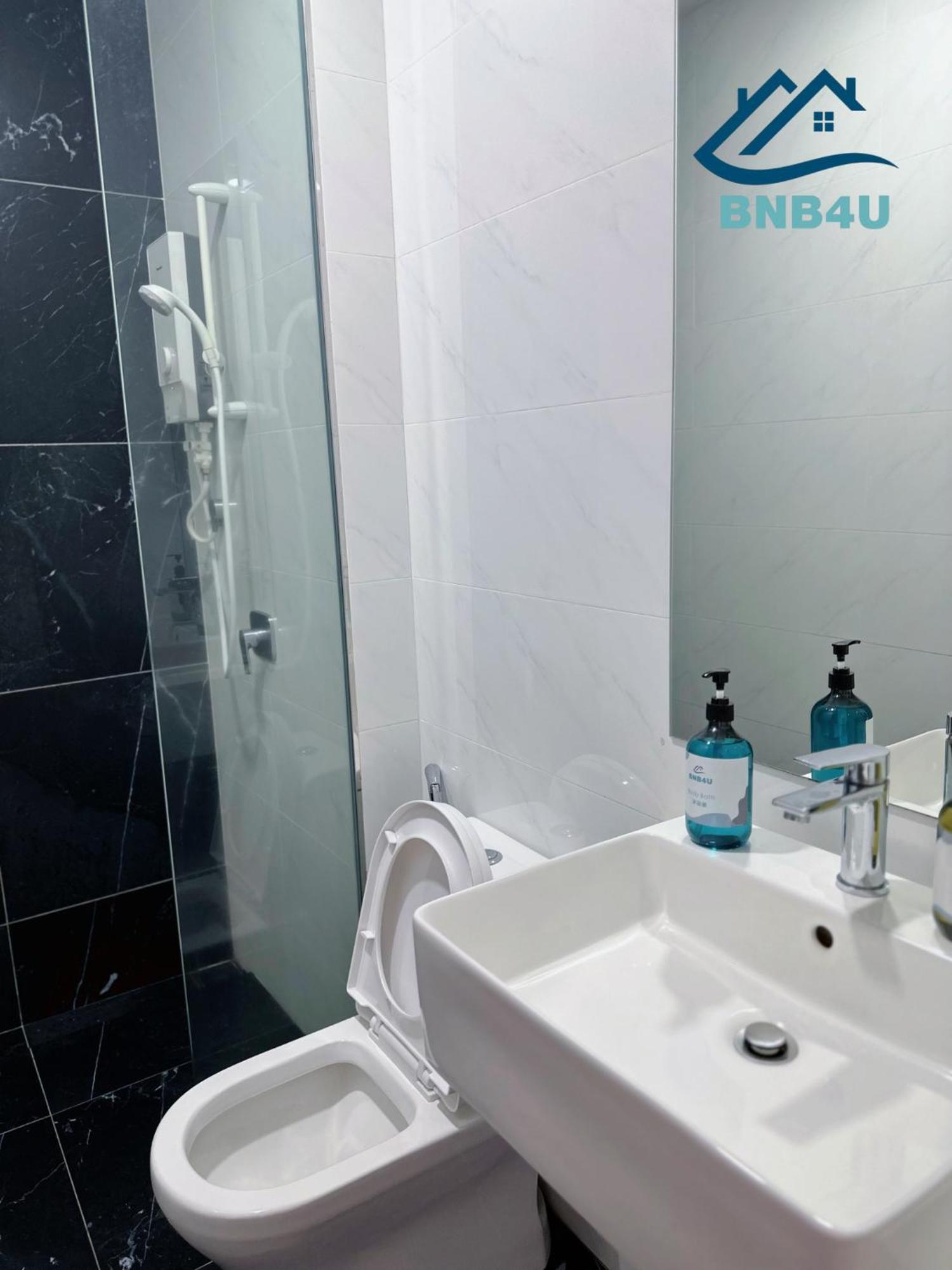Beacon 2Br Infinity Pool - By Bnb4U George Town Eksteriør billede