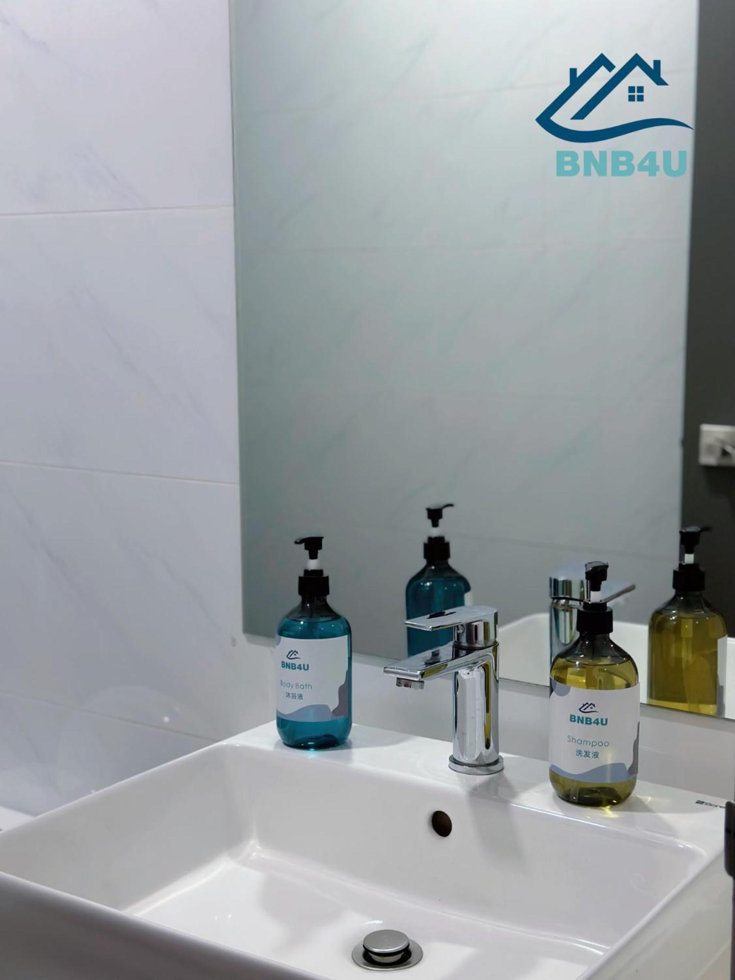 Beacon 2Br Infinity Pool - By Bnb4U George Town Eksteriør billede