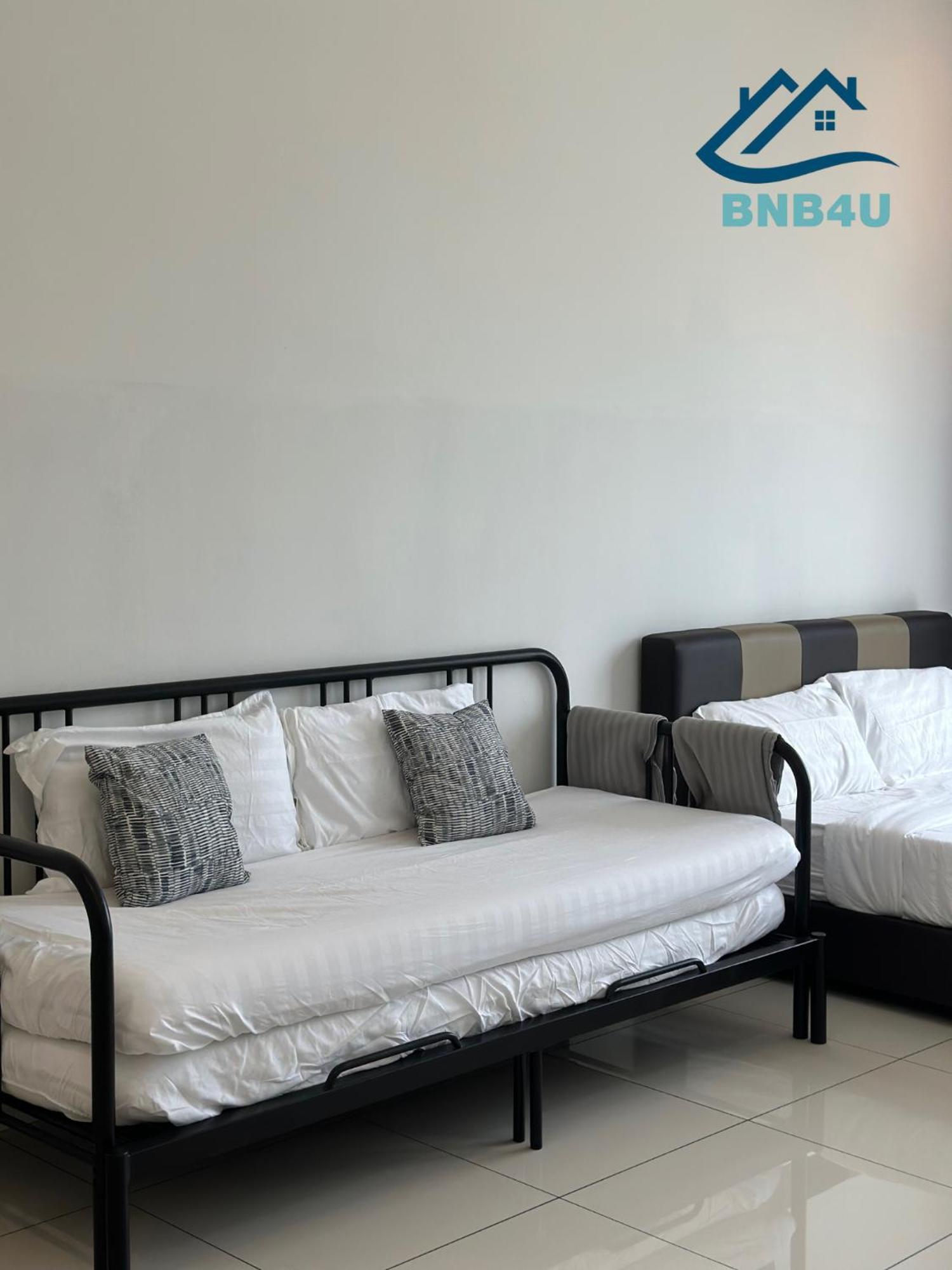 Beacon 2Br Infinity Pool - By Bnb4U George Town Eksteriør billede