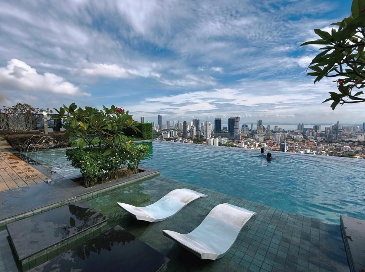 Beacon 2Br Infinity Pool - By Bnb4U George Town Eksteriør billede